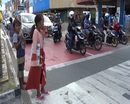 Gepeng Masih Berkeliaran Di Jalan Utama Kota Ambon 1 Gepeng