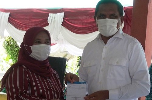 Bupati Salurkan Bantuan Usaha Mikro Bagi 847 Penerima 1 Bantuan Usaha Mikro