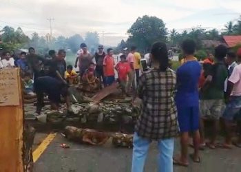 Pelupessy Divonis Corona Warga Watludan Beton  Jalan Lintas Seram
