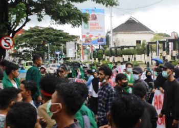 Mahasiswa Demo Tolak Pemberlakukan PPKM Dibubarkan Polisi