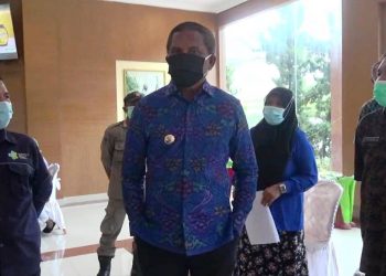 Tuasikal Abua Tinjau Pelaksanaan Vaksinasi Di Kantor Bupati 