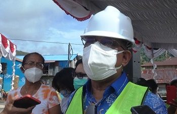 Walikota Meletakan Batu Perdana Pembangunan Kawasan Kumuh Wainitu