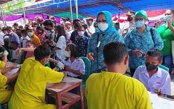 Ketua TP-PKK Maluku Tengah Minta Kader Sukseskan Vaksinasi