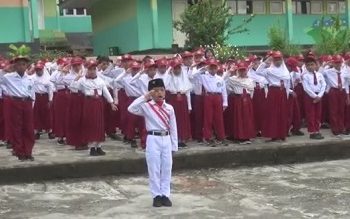 Tatap Muka Perdana, Siswa MIN 1 Maluku Tengah Antusias Ke Sekolah