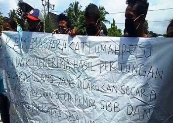 Warga Protes Perhitungan Suara Ulang Pilkades Lumahpelu