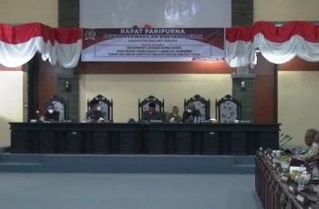 Paripurna Ke-VI, DPRD Malteng Tetapkan 11 Peraturan Daerah