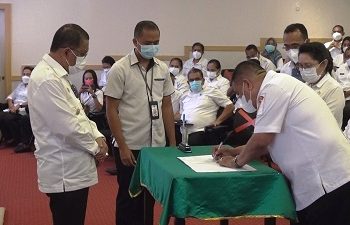 Pimpin Sertijab, Walikota Terima Kasih Kepada Plh Rulien Purmiassa