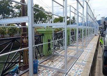 Sopir Angkot Latuhalat Minta Stop Bangun Lapak Di Atas Trotoar Terminal 