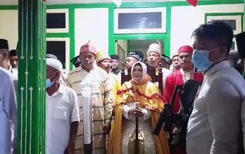 Rabiatinnur Nurlette Dikukuhkan Sebagai “Ina Latu Hatukau” Negeri Batumerah
