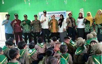 SD Muhammadiyah Masohi Tebar Paket Sembako Bagi Santri dan Anak Yatim