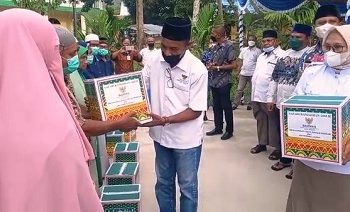 Pemkot Santuni Anak Yatim dan Berbagi Sembako Bagi Warga Ahuru