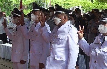 Menang Pilkades, Delapan Kades dan Satu KPN  Dilantik Walikota Ambon