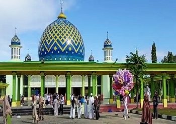Sholat Id Mesjid Agung Al-Buruuj Namlea Dipadati Ratusan Warga