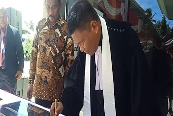 Kantor Klasis Dan Pastori Sekertaris GPM Klasis Kairatu Diresmikan