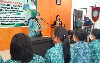 Bupati Hadiri Pelantikan dan Pengukuhan Bunda PAUD Kecamatan Amahai