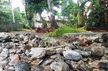 Talud Ombak Di Desa Tihulale Jebol, Warga Minta Pemda Perbaiki