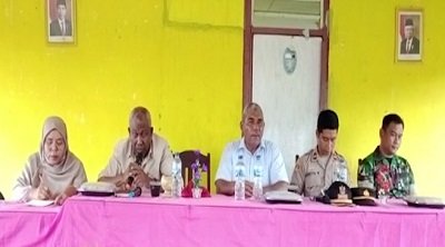 Rencana Pelantikan Raja Tagalisa Ditunda 1 Berita Buru, Namlea – Pro kontra terkait rencana pelantikan raja adat Waipotih dan Hatawano disikapi serius oleh Penjabat Bupati Buru Djalaludin Salampessy yang memerintahkan Kepala Badan Kesbangpol Kabupaten Buru Abdul Basir Adam Toisuta untuk mengunjungi Desa Adat Waipotih dan Hatawano untuk menyelesaikan perselisihan pendapat terkait Pelantikan Raja Petuanan Tagalisa pada Minggu 24/07/22.
