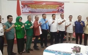 Pemkot Ambon Salurkan Bantuan Keuangan Kepada 10 Parpol 