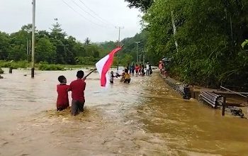 Inamosol SBB Dikepung Banjir, Ketinggian Air Mencapai Pinggang Orang Dewasa