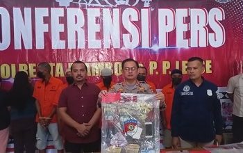Satreskrim Polres Pulau Ambon Ringkus Delapan Orang Terkait Judi Online