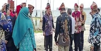 Penjabat Bupati Buru Minta Fungsikan Pelabuhan Tambatan Perahu di  Waplau