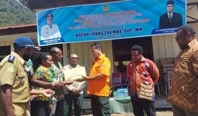 Pemprov Papua Salurkan Bantuan 750 Ton Sembako Untuk Korban Longsor di Distrik Walma 1 Pemprov Papua Salurkan Bantuan 750 Ton Sembako Untuk Korban Longsor di Distrik Walma