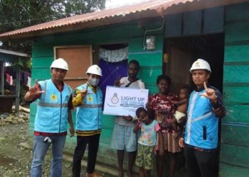 Peringati HUT ke-77 Kemerdekaan RI, PLN Papua Beri Sambungan Listrik Gratis