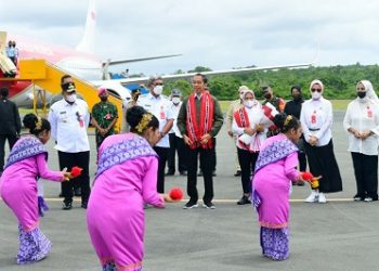 Presiden RI Joko Widodo Bersama Rombongan Tiba di Tual