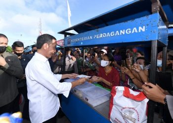 Presiden Jokowi Kunjungi Pasar Langgur