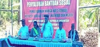 Lima Dusun di Kabupaten Buru Terima Bansos Pemberdayaan Komunitas Adat Terpencil (KAT)