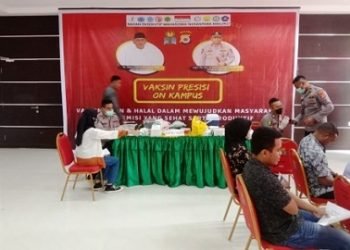 Polda Maluku Dan BEM Nusantara Gelar Vaksin Presisi On Kampus Serta Pembagian Bansos