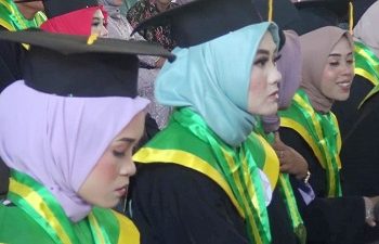 83 Sarjana STIA Said Perintah Masohi Diwisuda