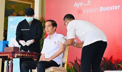 Presiden Jokowi Lakukan Vaksinasi COVID-19 Booster Kedua