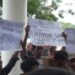 GRM dan Granat Bergilir Gelar Demo di Balai Kota Ambon