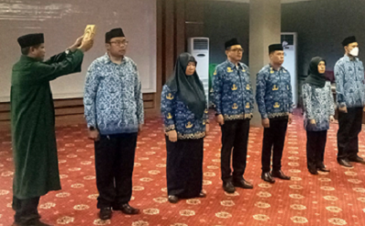 Perbaiki Manajemen RSUD Chasan Boesoirie, Gubernur Maluku Utara Lantik Delapan Pejabat