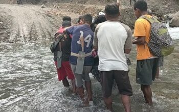Akses Jalan Menuju Delapan Desa Pegunungan di Kec Taniwel Rusak Parah
