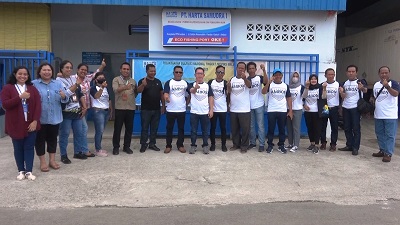 Pakai Kaos “Orang Ambon Bikin Kangen” DPRD Sukamara Tinjau Proses Pengolahan Ikan di PPN Tantui 1 Pakai Kaos “Orang Ambon Bikin Kangen” DPRD Sukamara Tinjau Proses Pengolahan Ikan di PPN Tantui