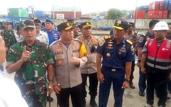 Pastikan Mudik Aman Kapolda-Pangdam Tinjau Pos PAM di Pelabuhan Yos Sudarso Ambon