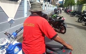 Juru Parkir Keluhkan Kenailan Tarif Setoran Baru