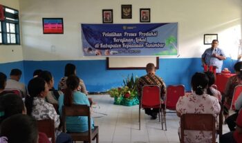 Disperindag Maluku Gelar Pelatihan Kerajinan di Desa Wowonda e1689236147388