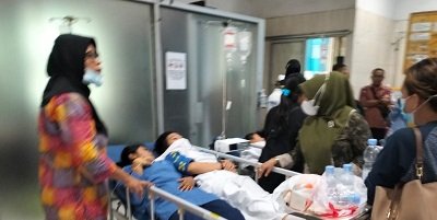 Keracunan Makanan, Belasan Siswa SMKN 1 Ternate Dilarikan Ke RS 1 Siswa