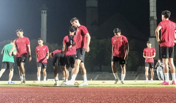 Pemain timnas Indonesia U-23 menjalani latihan terakhir jelang melawan timnas Turkmenistan U-23, di Stadion Sriwedari, Solo, Senin (11/9/2023).