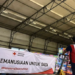 Personel PMI sedang menyiapkan bantuan kemanusiaan untuk dikirim ke Gaza, Palestina