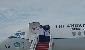Kunjungan Wapres di Papua Berakhir Lebih Cepat karena Undangan Rapat dengan Presiden 5 Wakil Presiden RI Ma'Ruf Amin dan Wurry Ma'ruf Amin