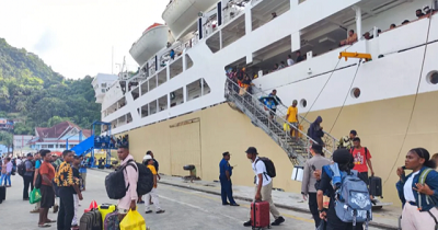 Suasana penumpang di Pelabuhan Jayapura