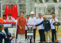 Presiden RI Joko Widodo (empat dari kanan) saat meresmikan Proyek Strategis Nasional (PSN) Tangguh Train 3