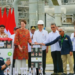 Presiden RI Joko Widodo (empat dari kanan) saat meresmikan Proyek Strategis Nasional (PSN) Tangguh Train 3