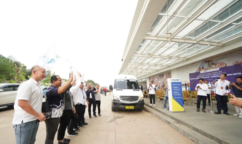 uji coba layanan Damri rute Stasiun Kereta Cepat Halim-Bandara Soekarno-Hatta di Stasiun Kereta Cepat Halim