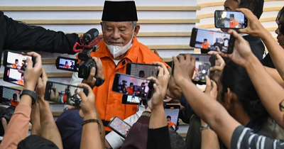 Kristian Wuisan Ditahan oleh KPK Terkait Kasus Penyuapan Gubernur Maluku Utara 1 Gubernur Maluku Utara Abdul Gani Kasuba
