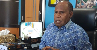 Permohonan Maaf Keluarga Lukas Enembe Terkait Aksi Pembakaran di Jayapura 1 Keluarga almarhum mantan Gubernur Papua Lukas Enembe, Yunus Wonda